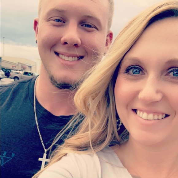 Hi! These are my babies & my fiancé! 🥰 - Picture 7 of 7